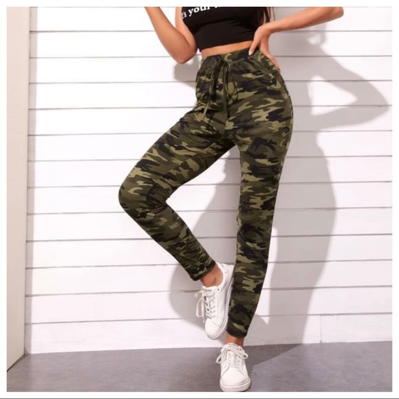 CAMO Print Lounge Pants - Picture 2 of 5